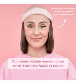 COFFRET D'ESSENTIELS COURONNE DE CHEVEUX CARRÉ CHATAIN MOYEN + BONNET TOUTAN ROSE + EVENTAIL