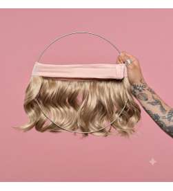 Couronne de cheveux carrée wavy Carrie blond méché