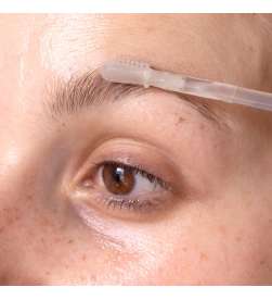 Le sérum revitalisant pour les cils et sourcils MÊME